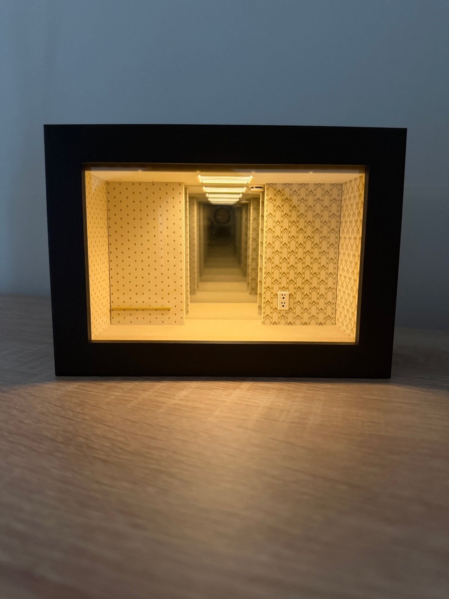 Backrooms Level 0 Miniature Room Decor – Infinite Mirror Shadow Box
