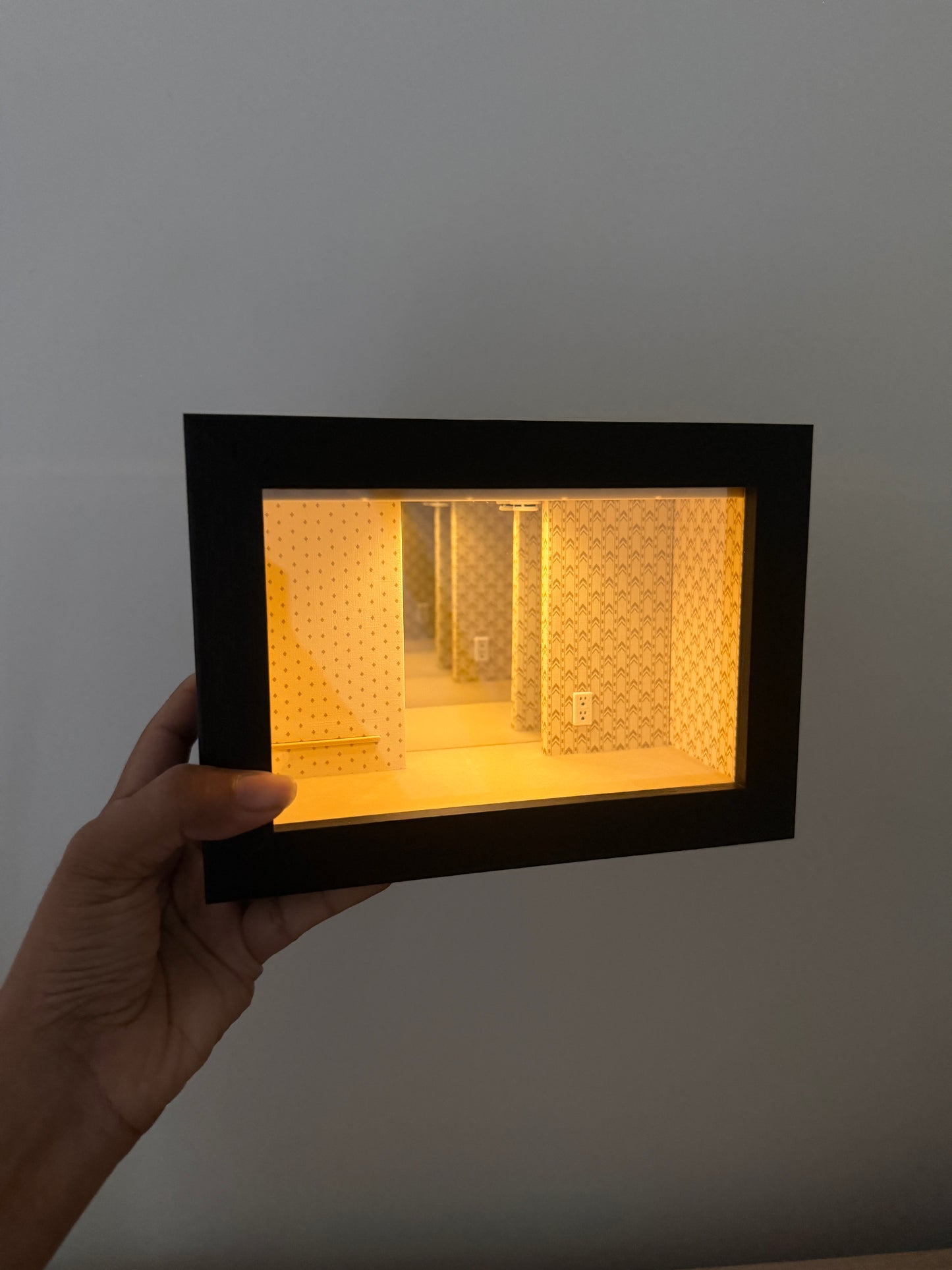 Backrooms Level 0 Miniature Room Decor – Infinite Mirror Shadow Box